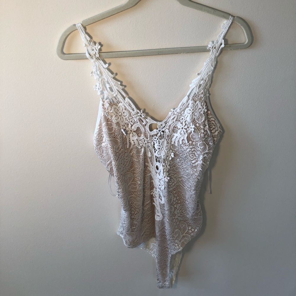 NWT Fashion Nova Lace Body Suit